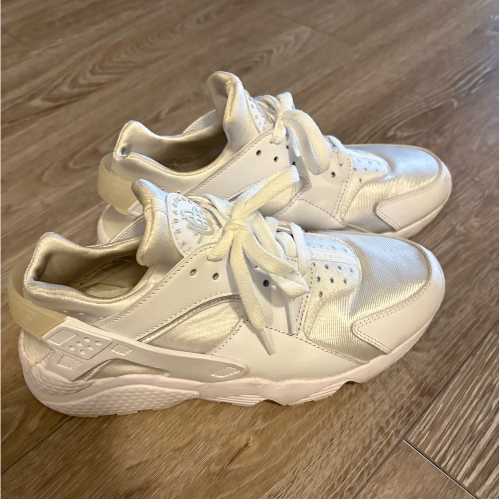 Nike White Women's Sneakers